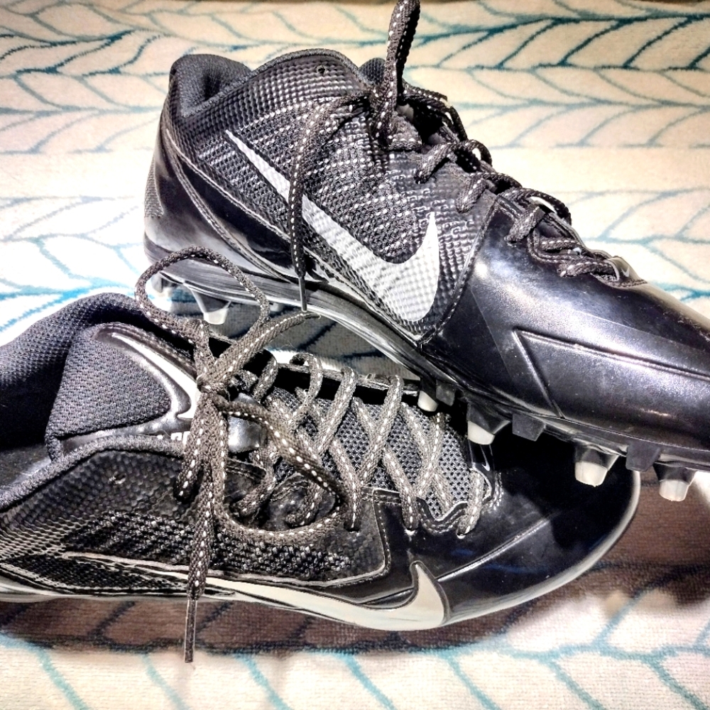 Nike Alpha Pro Football Cleats 3/4 Top